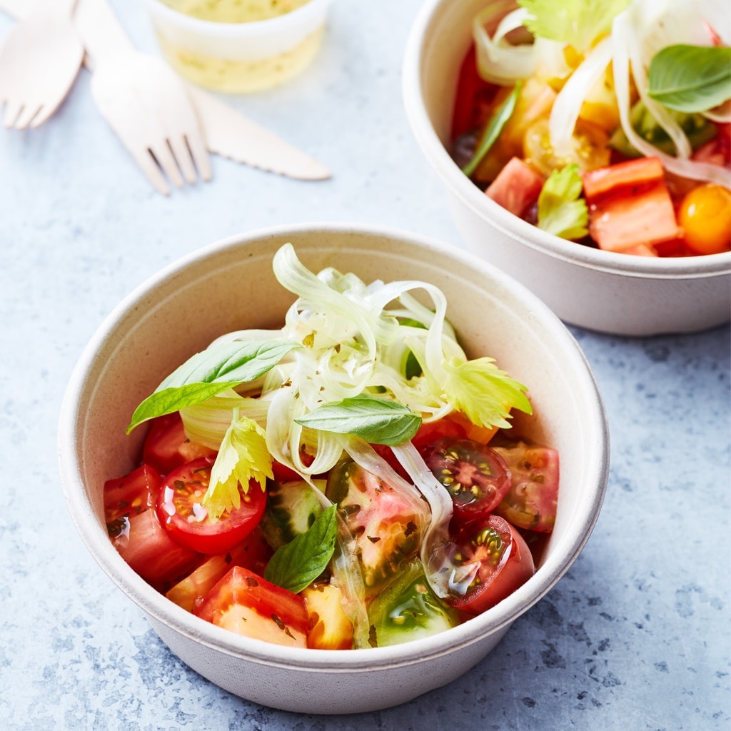 Salade de tomates mélangées, fenouil, céleri et livèche (livraison)